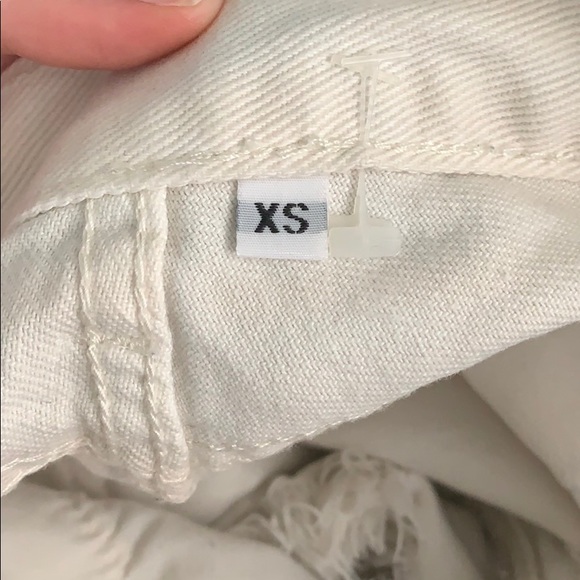 white denim shorts brandy melville - Picture 3 of 3